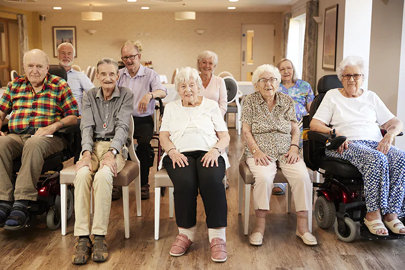 Une association des résidents dans une maison de retraite