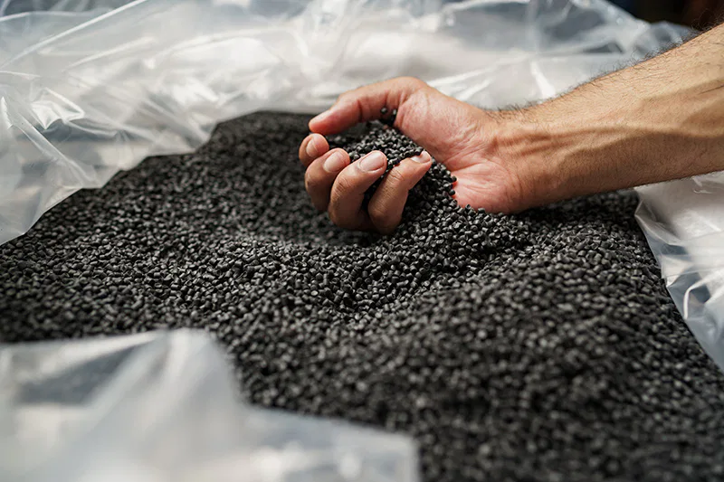 Un fabricant de résine plastique