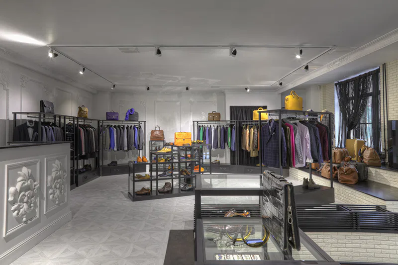 Un magasin de vêtement dans un centre commercial