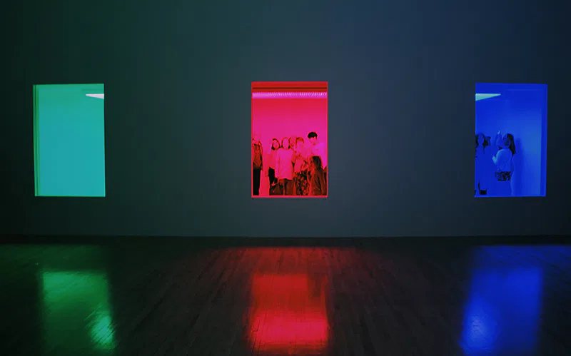 Un musée avec des œuvres d